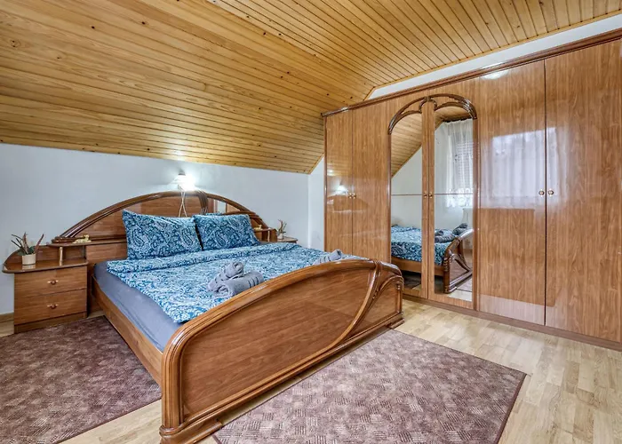 Maklen-1 By Interhome