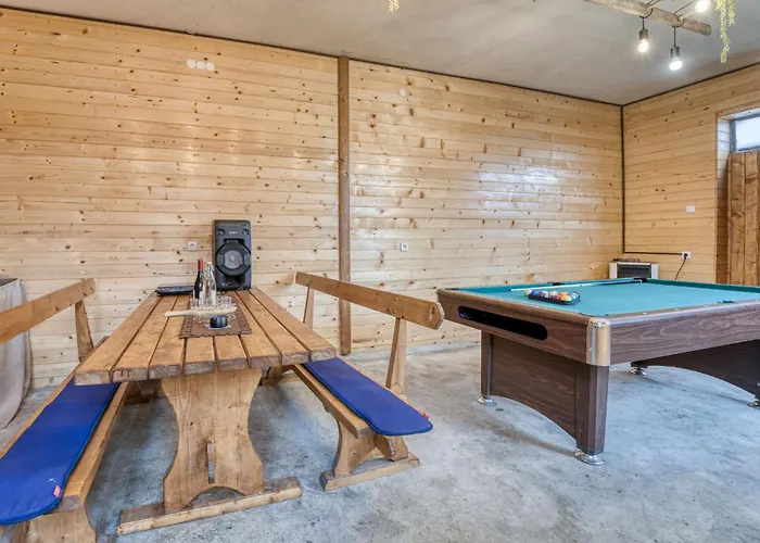 Maklen-1 By Interhome