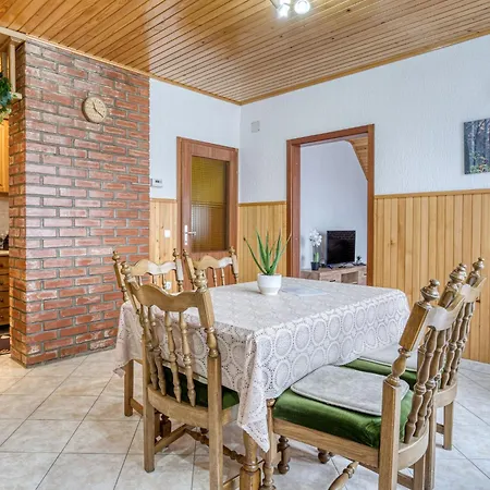 Daire Maklen-1 By Interhome Brod Moravice